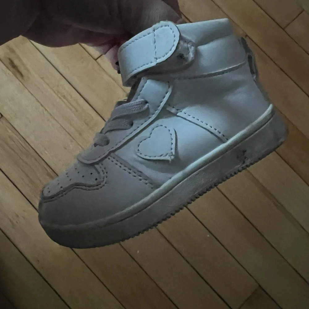Gerber high top‎ crib shoes